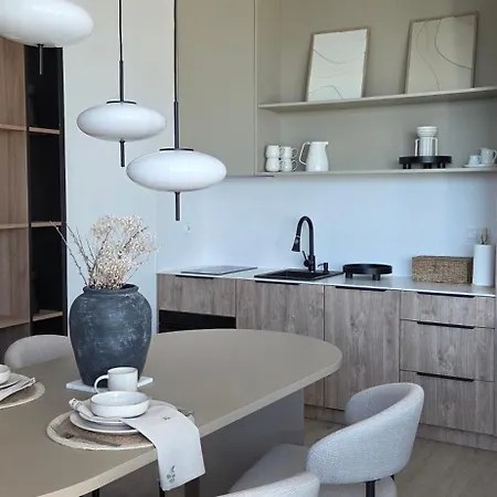 55 Z Widokiem Na Jezioro