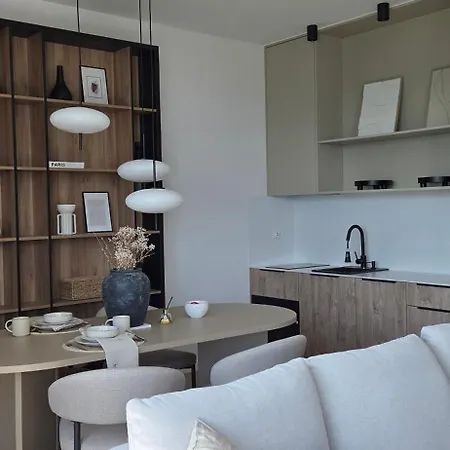 55 Z Widokiem Na Jezioro דירה